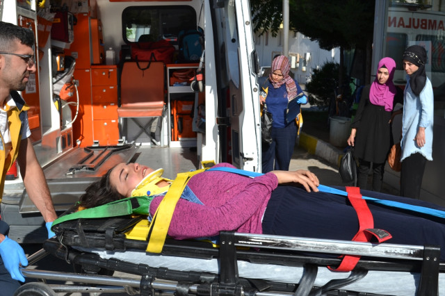 Aksaray’da İşçi Servisi ile Tır Çarpıştı: 20 Yaralı