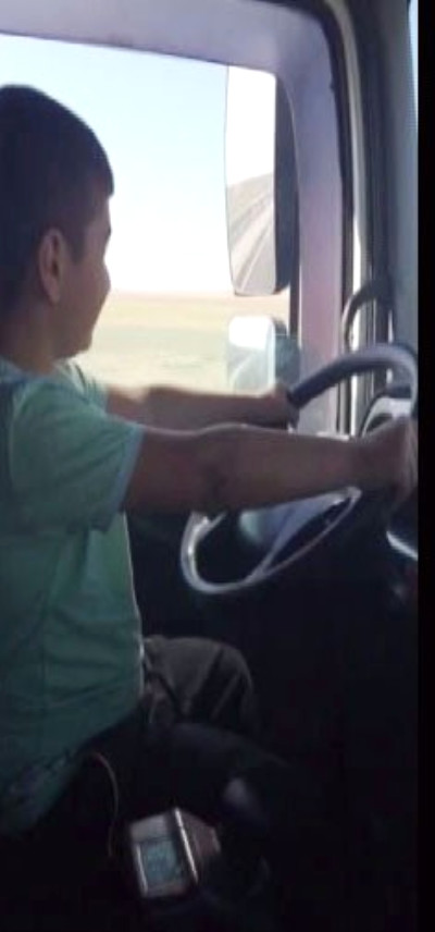 Aksaray’da Tır Kullanan 10 Yaşındaki Çocuk Sanal Polislere Yakalandı