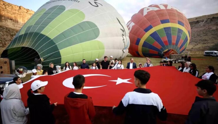 Aksaray’da Sevgi Konutlarında kalan çocuklar için özel ‘Zafer Uçuşu’ düzenlendi