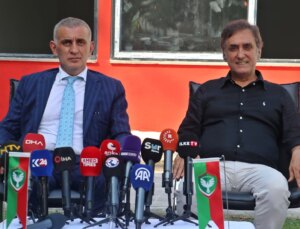 TFF Başkanı İbrahim Hacıosmanoğlu, Amed Spor maçını izlemek için Diyarbakır’a geldi