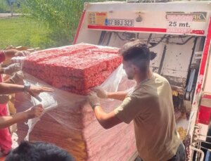 Antalya’da Bozuk Tavuk Eserlerine Baskın: 17 Ton İmha Edildi