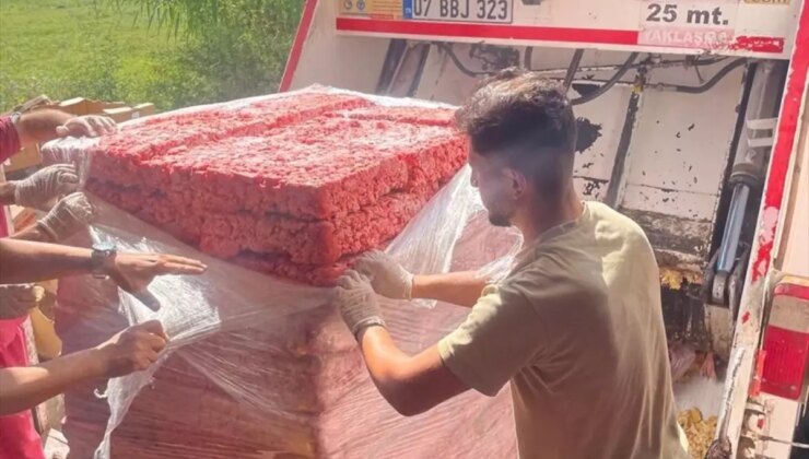 Antalya’da Bozuk Tavuk Eserlerine Baskın: 17 Ton İmha Edildi