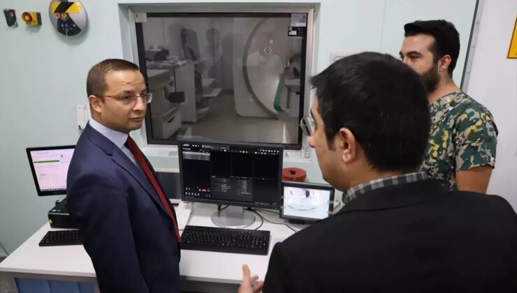 Cizre Kaymakamı Ahmet Vezir Baycar, Cizre Dr. Selahattin Cizrelioğlu Devlet Hastanesi’ni ziyaret etti