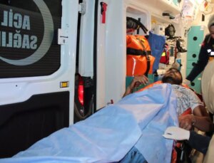 Aksaray’da Parkta Bıçaklı Arbede: Bir Kişi Ağır Yaralandı