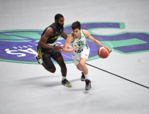 TOFAŞ, Petrolina AEK’yi 93-61 ile Geçti