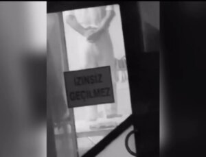 Akyazı’da tatlı imalathanesinde skandal imaj: Ayakları ile hamur yoğurdular