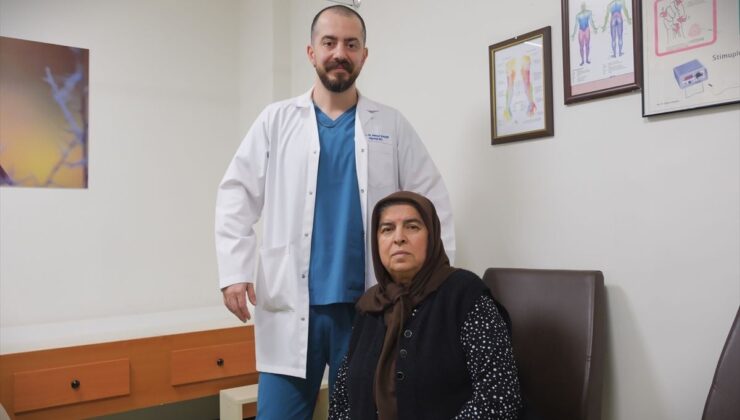 Tahlil bulamadığı bel ağrısından hastanede takılan pille kurtuldu