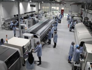 Teknoloji devi Foxconn üretim üssünü İstanbul’a taşıyor